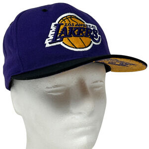 Los Angeles LA Lakers Hat Cap NBA Basketball Mitchell & Ness Snapback Purple